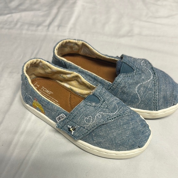 Toms - Classic Alpargata canvas shoe with embroidered bee design - Picture 1 of 6